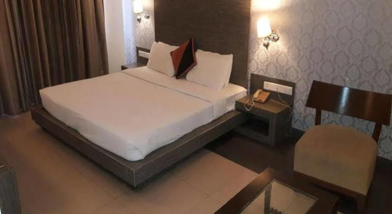 Hotel Sadanand Regency Pimpri-Chinchwad Eksteriør bilde